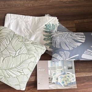 Harbor House Lorelai Bedding Set with 2 Pillow Shams, Skirt, & 2 Accent Pollows